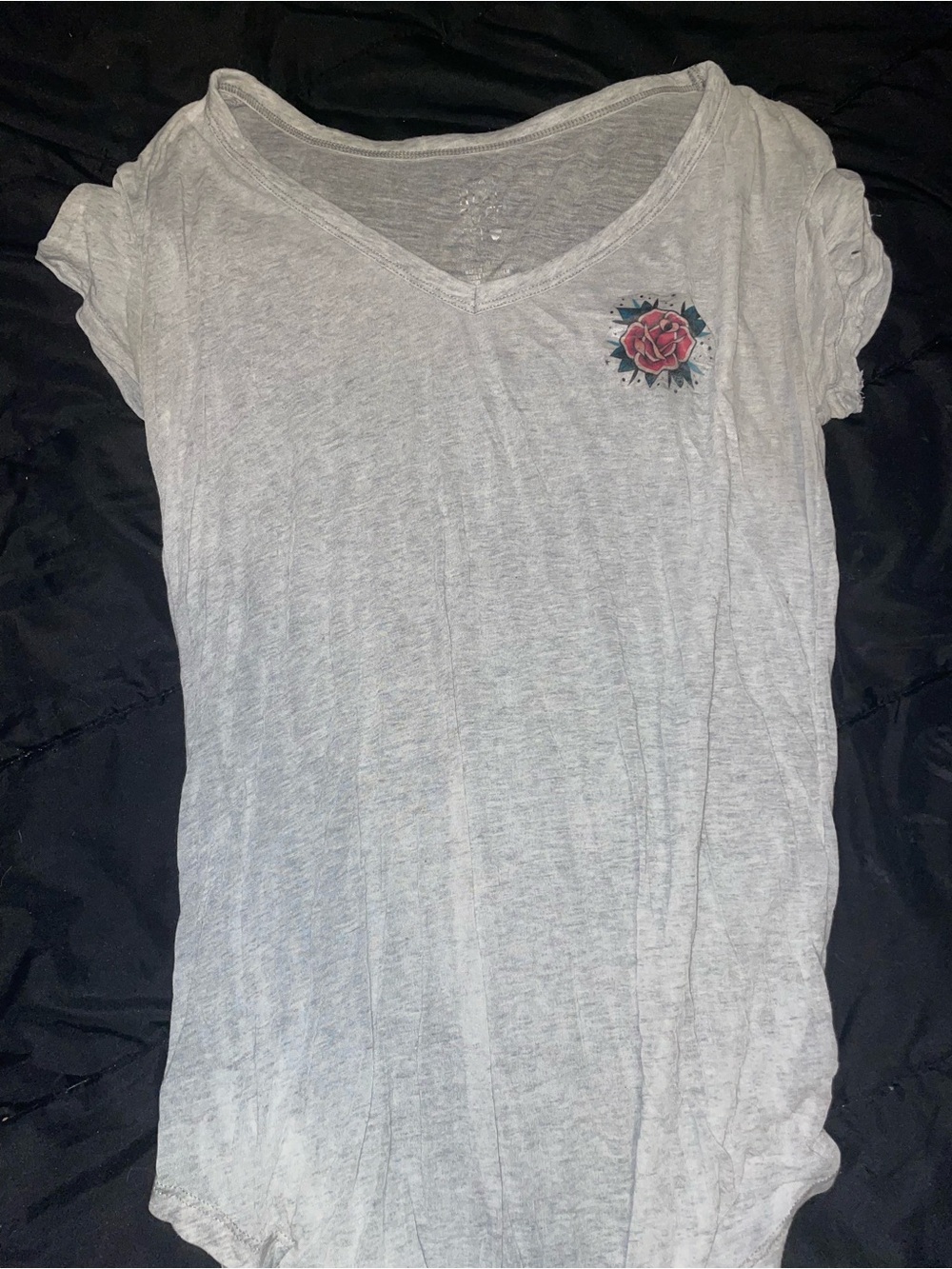 Aerie real soft t Light Gray V-Neck Women's Tee with Rose Accent size xs